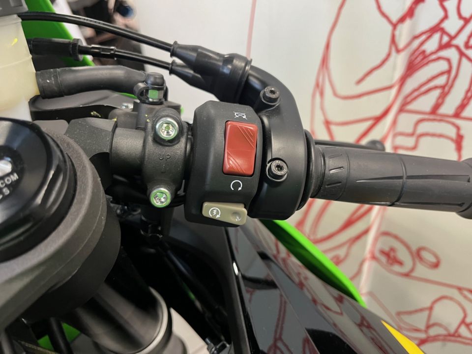 KAWASAKI ZX-6R 636 4