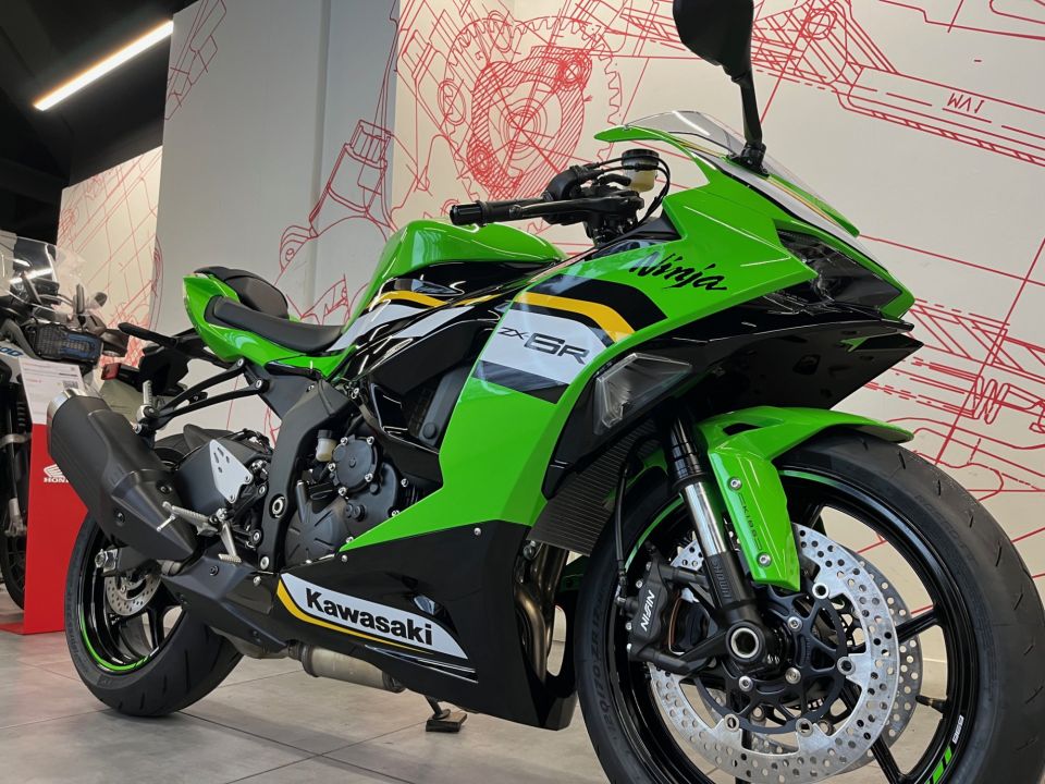 KAWASAKI ZX-6R 636 4