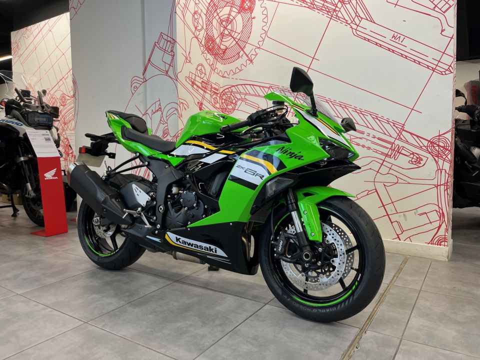 KAWASAKI ZX-6R 636 4