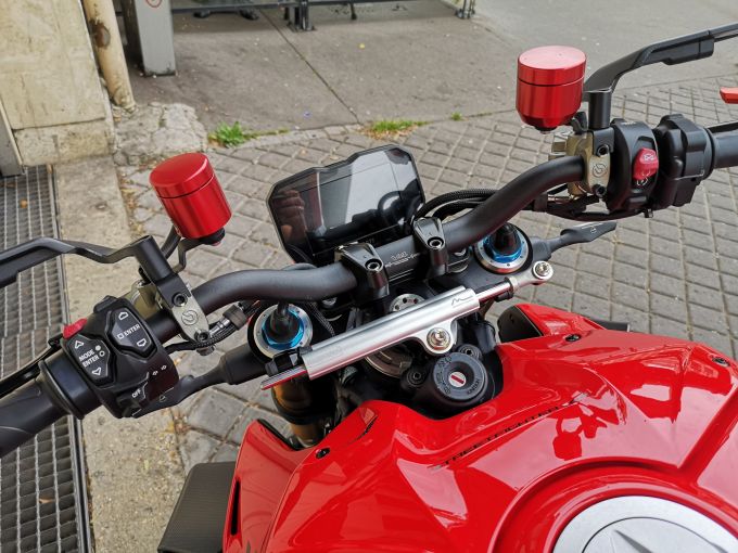 DUCATI STREETFIGHTER V4S 4