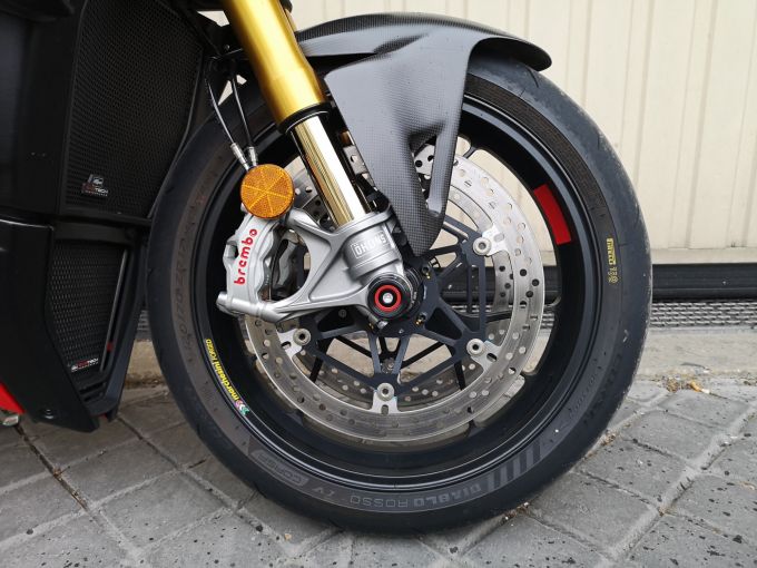 DUCATI STREETFIGHTER V4S 4