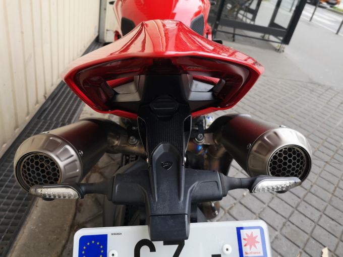 DUCATI STREETFIGHTER V4S 4