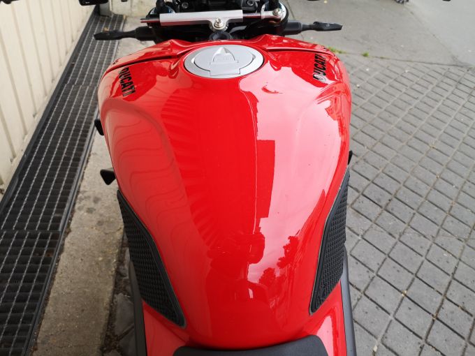 DUCATI STREETFIGHTER V4S 4