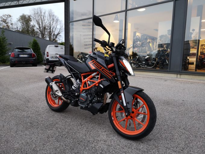 KTM 125 DUKE ABS 4