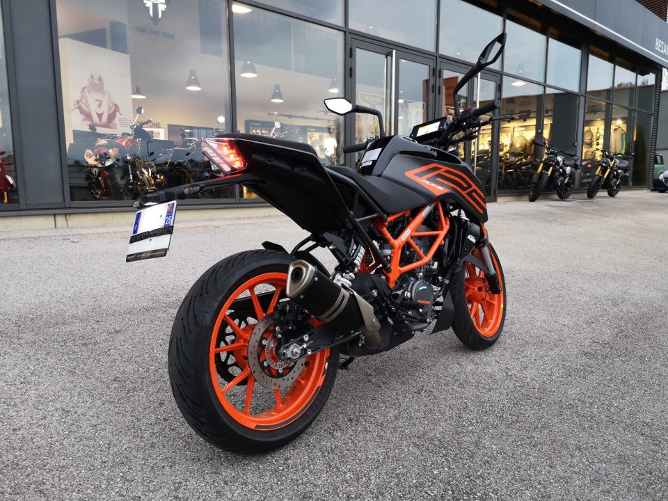 KTM 125 DUKE ABS 4