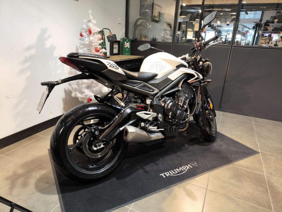 TRIUMPH STREET TRIPLE 765 R 4