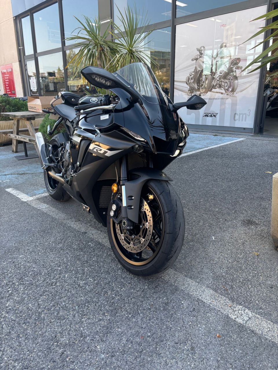 YAMAHA YZF 1000 R1 4
