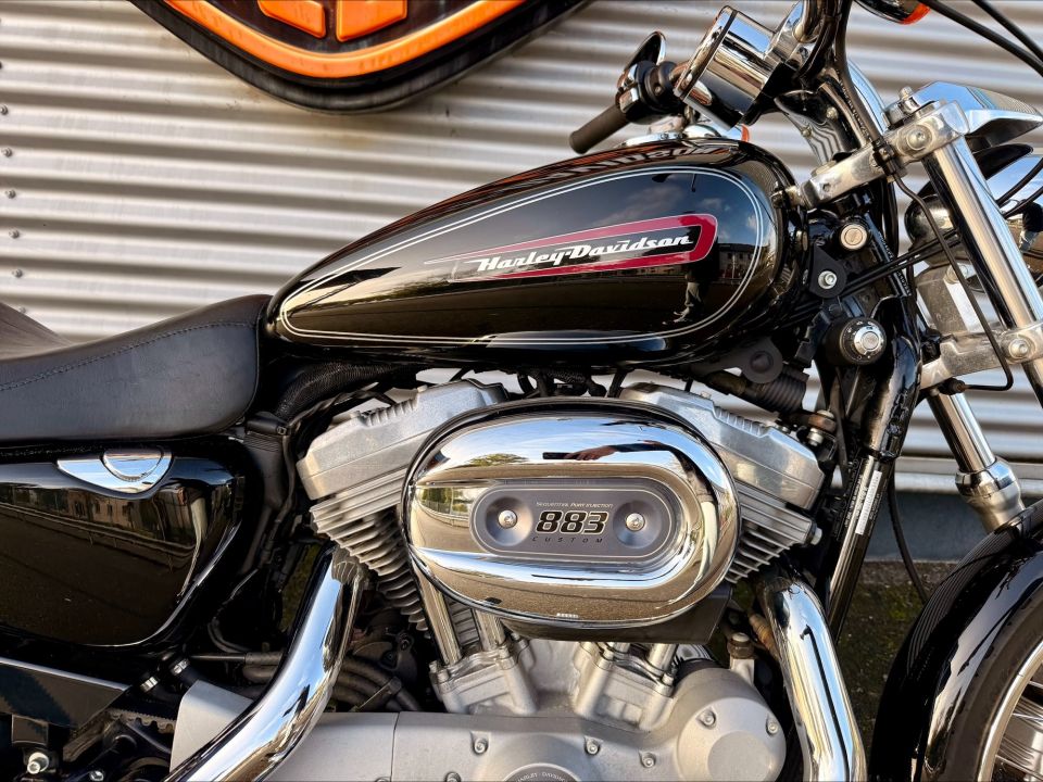 HARLEY-DAVIDSON SPORTSTER 883 4
