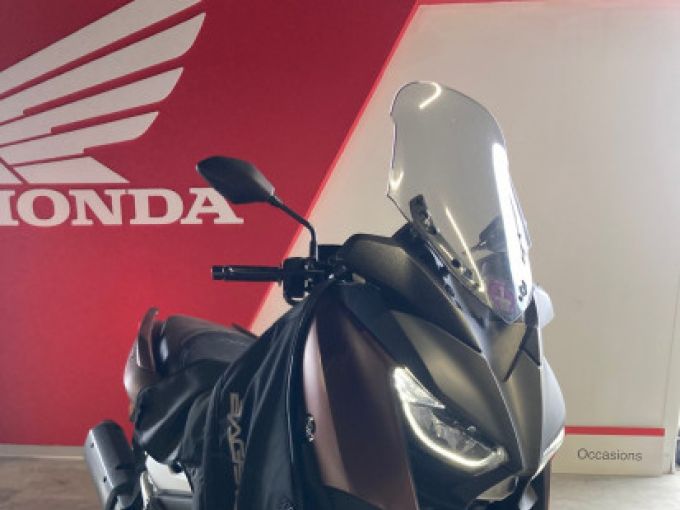 YAMAHA XMAX 300 4