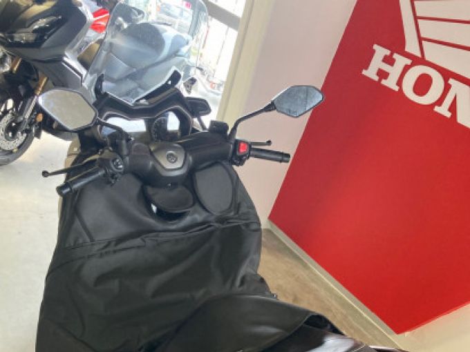 YAMAHA XMAX 300 4