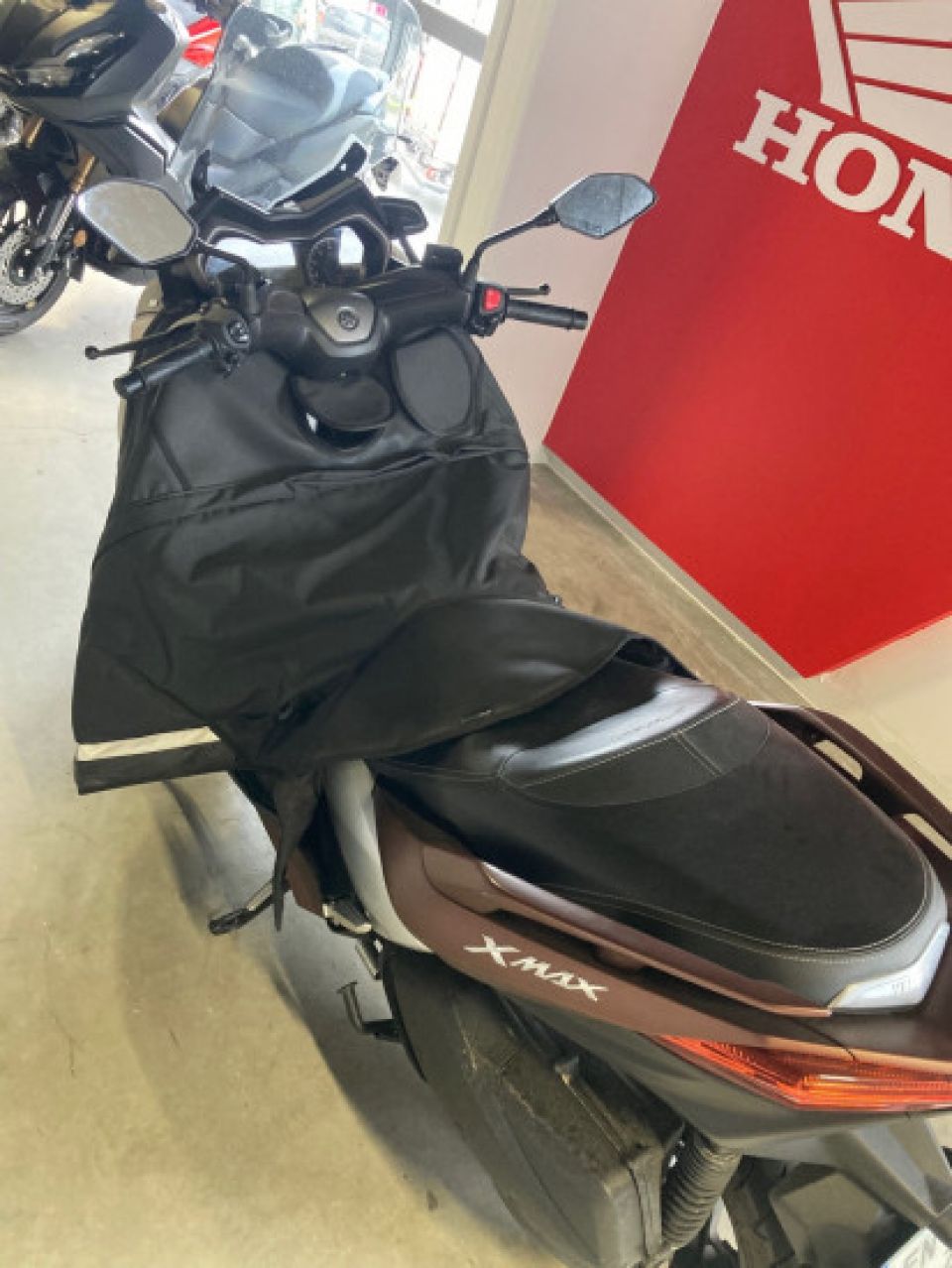 YAMAHA XMAX 300 4