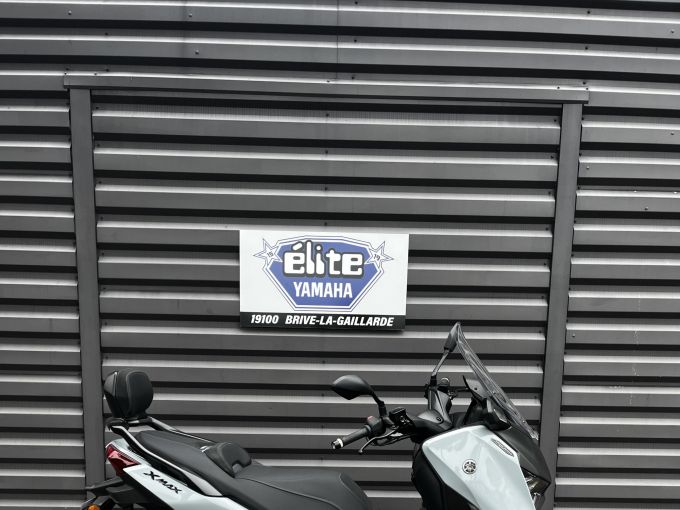 YAMAHA XMAX 300 TECH MAX + 4