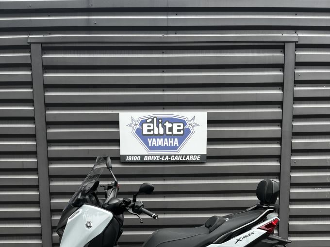 YAMAHA XMAX 300 TECH MAX + 4
