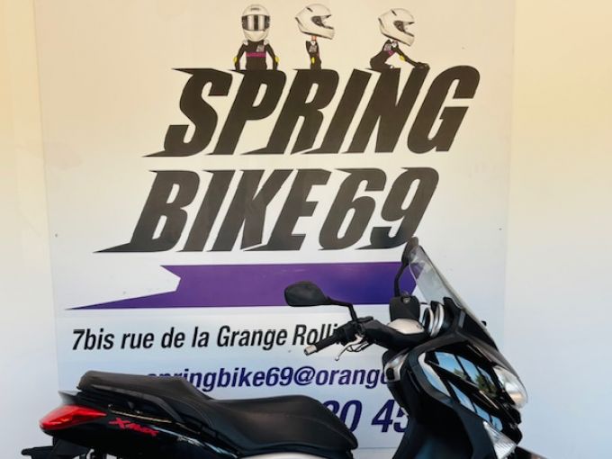 YAMAHA XMAX 125 4