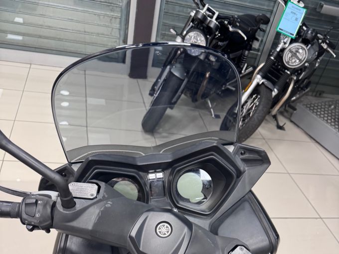 YAMAHA XMAX 125 4