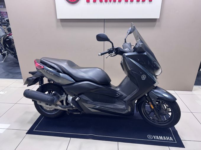 YAMAHA XMAX 125 4