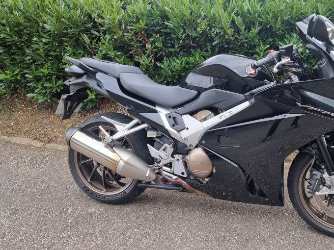 HONDA VFR 800 VTEC 4