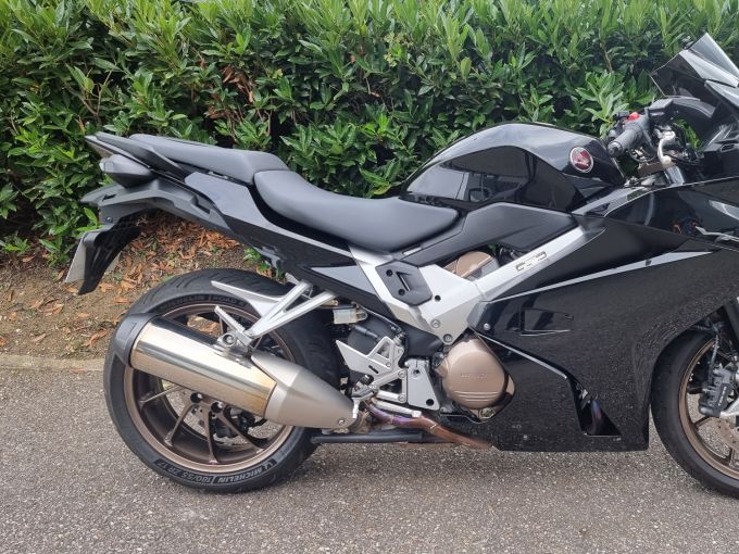 HONDA VFR 800 VTEC 4