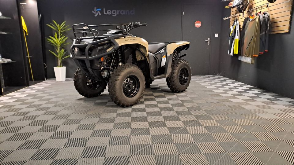 CAN-AM OUTLANDER 500 4