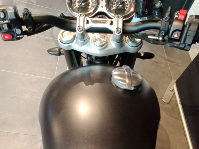 TRIUMPH SPEED TWIN 1200 4