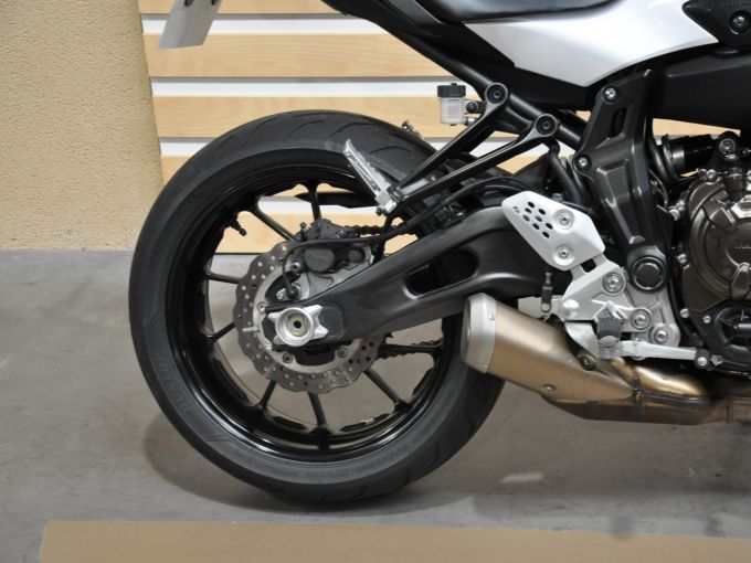 YAMAHA MT-07 (47.5CV) 4