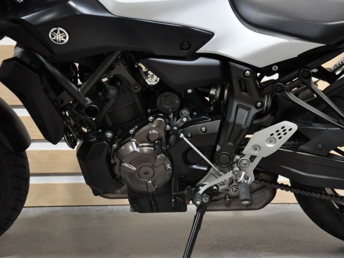 YAMAHA MT-07 (47.5CV) 4