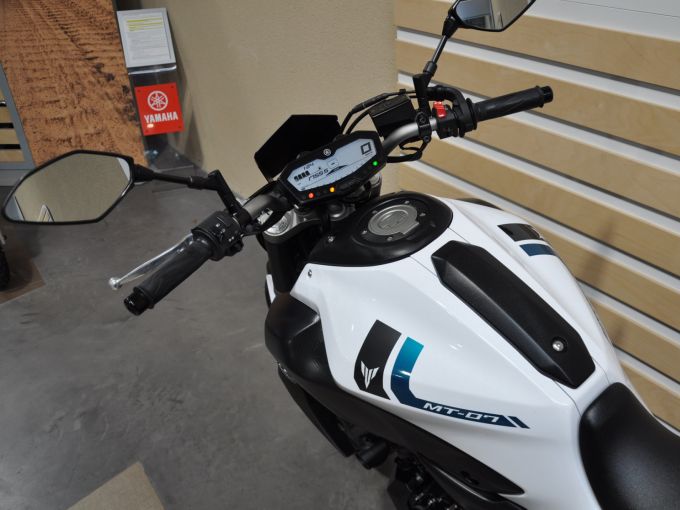 YAMAHA MT-07 (47.5CV) 4