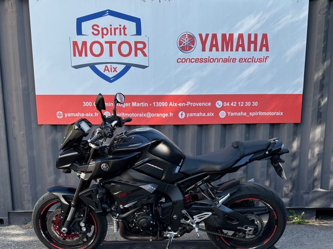 YAMAHA MT-10 4