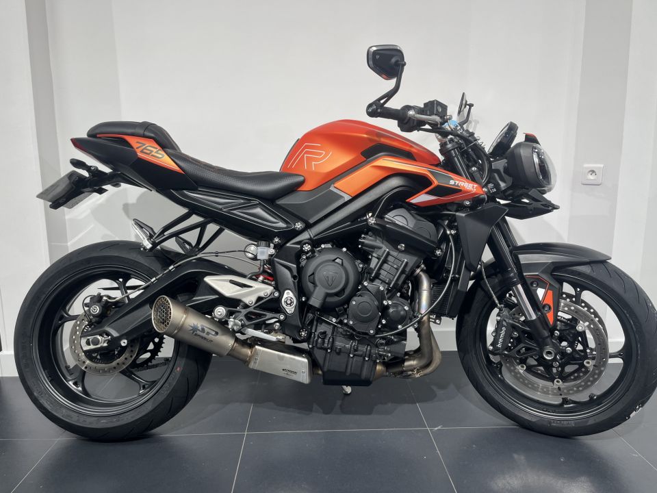 TRIUMPH STREET TRIPLE 675 R 4