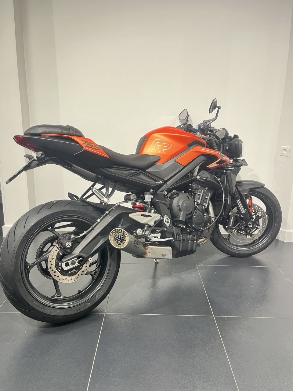TRIUMPH STREET TRIPLE 675 R 4