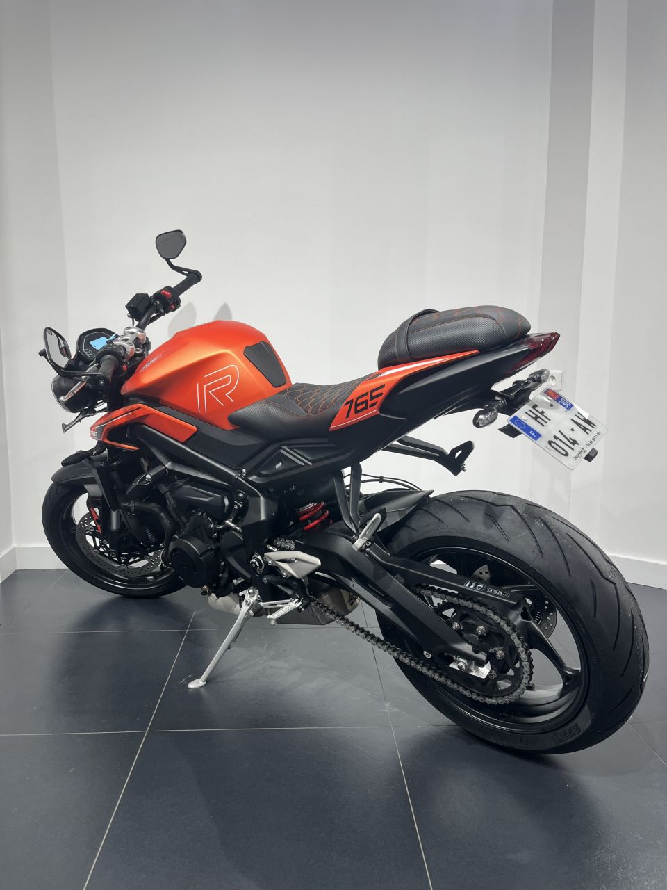TRIUMPH STREET TRIPLE 675 R 4