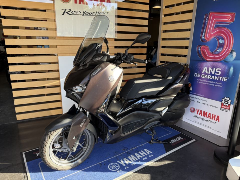 YAMAHA XMAX 300 Tech Max 4