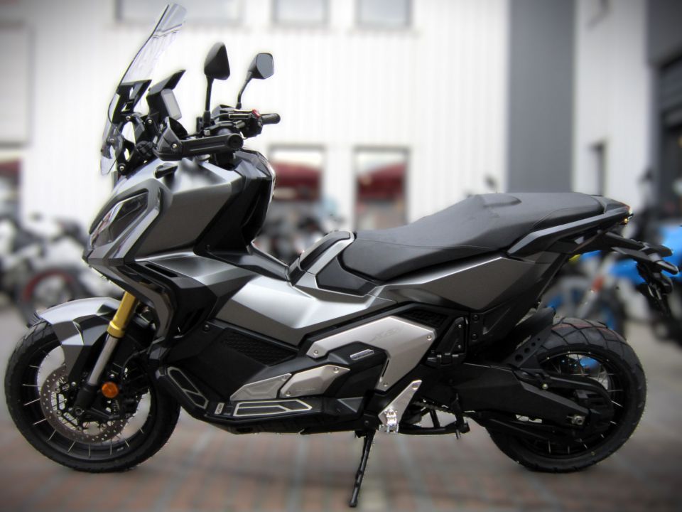 HONDA X-ADV 4