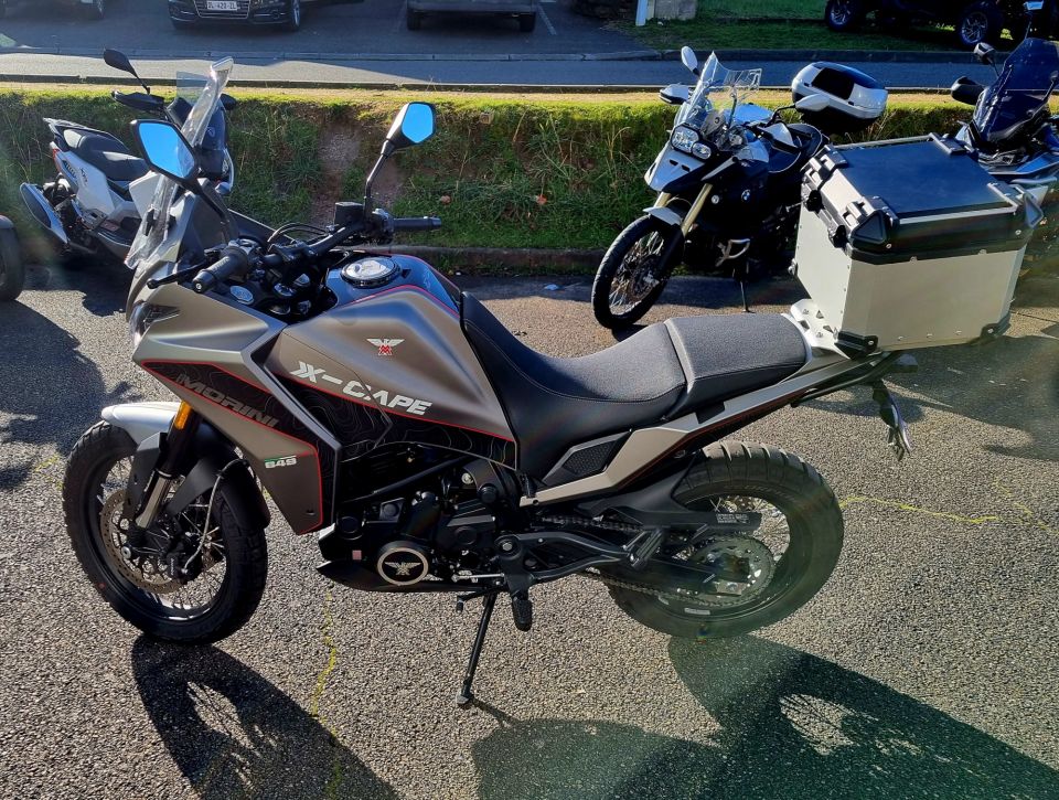 MOTO MORINI X-cape 650 4
