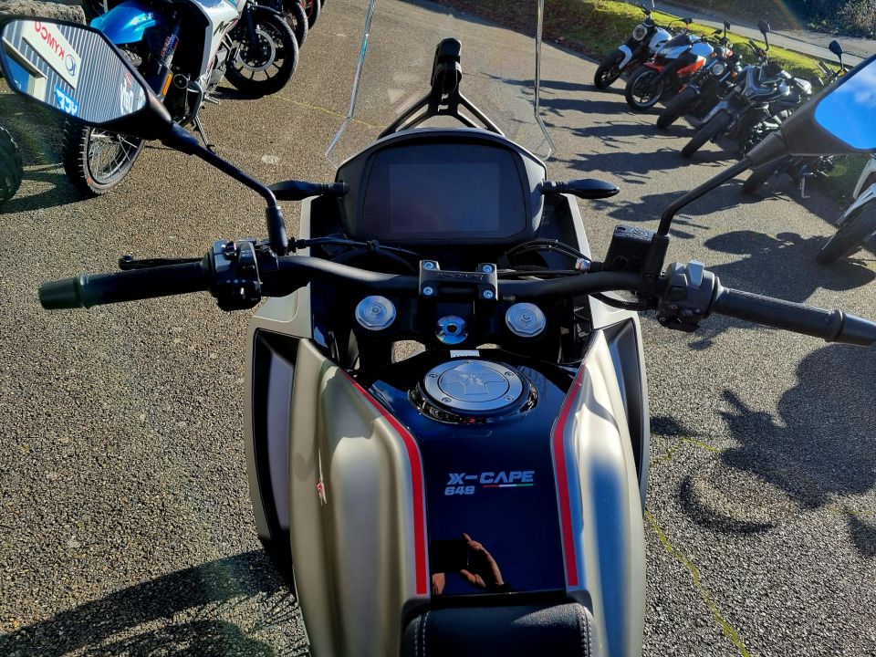 MOTO MORINI X-cape 650 4
