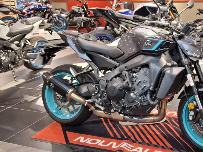 YAMAHA MT-09  Y-AMT 4