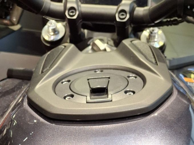 YAMAHA MT-09  Y-AMT 4