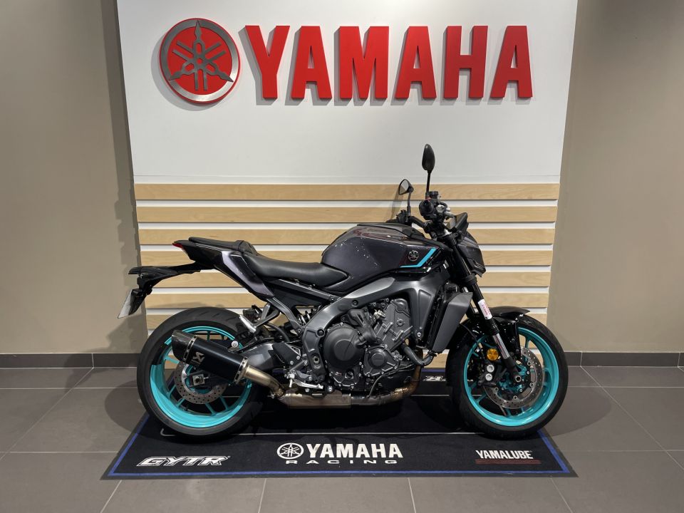 YAMAHA MT-09  Y-AMT 4