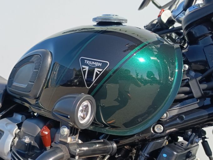 TRIUMPH SPEED TWIN 900 4