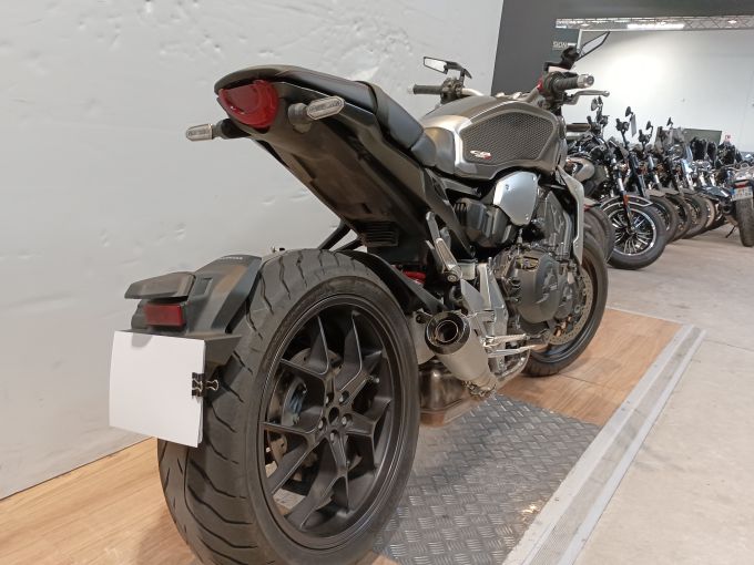 HONDA CB 1000 R 4