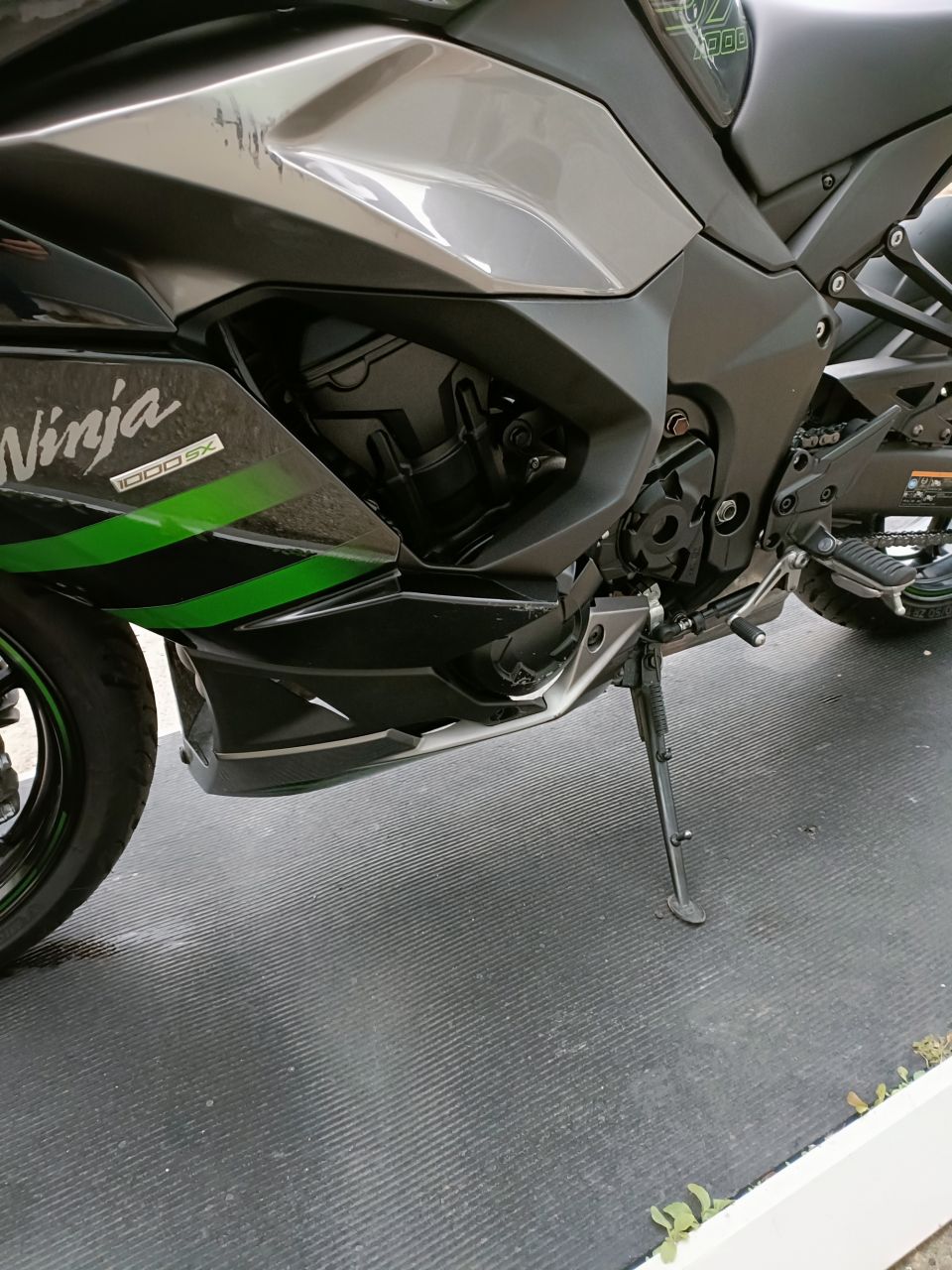 KAWASAKI NINJA 1000 SX  TOP CASE 4