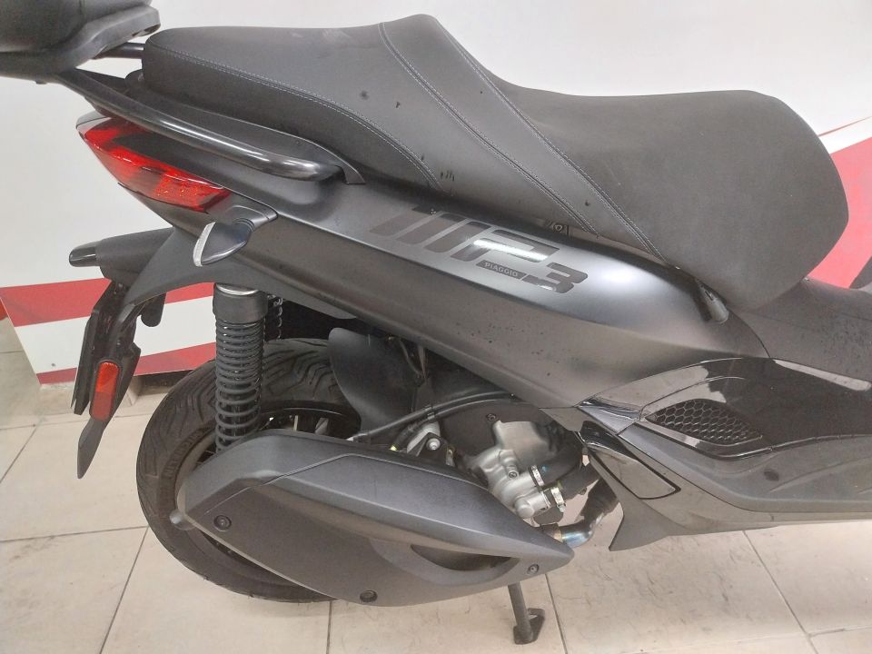 PIAGGIO MP3 300 HPE SPORT 4
