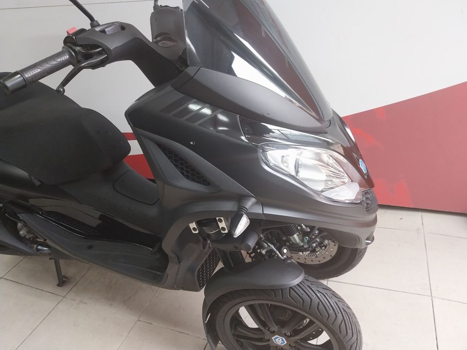 PIAGGIO MP3 300 HPE SPORT 4