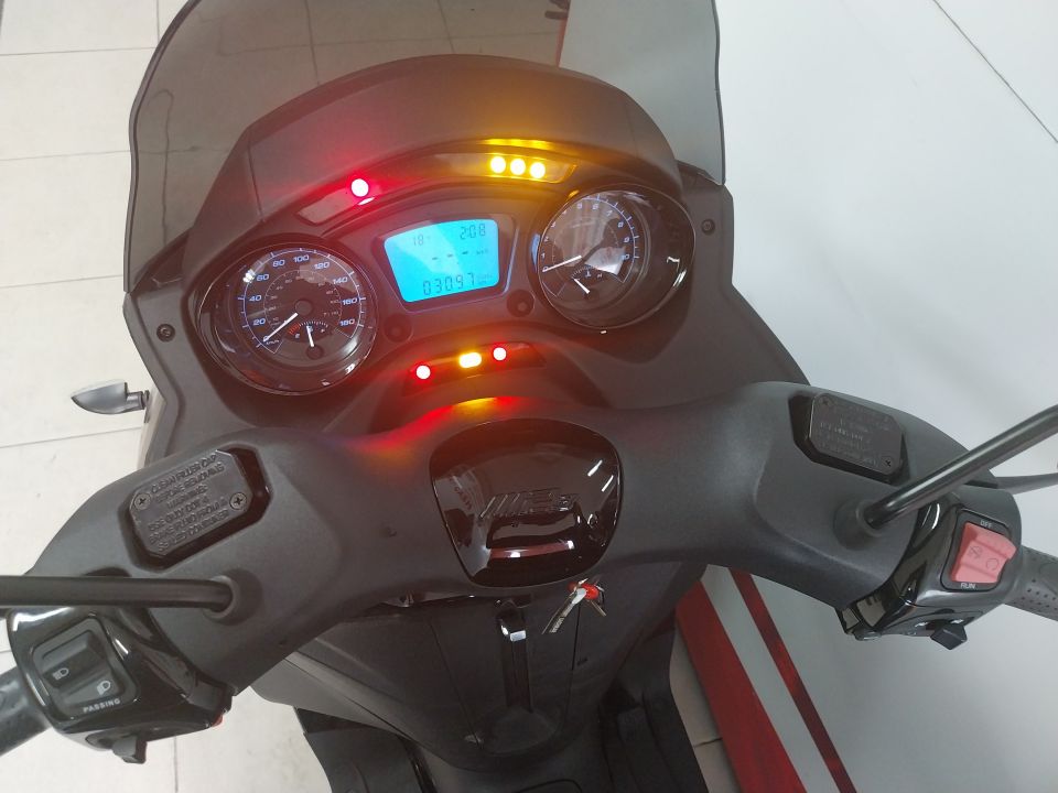 PIAGGIO MP3 300 HPE SPORT 4