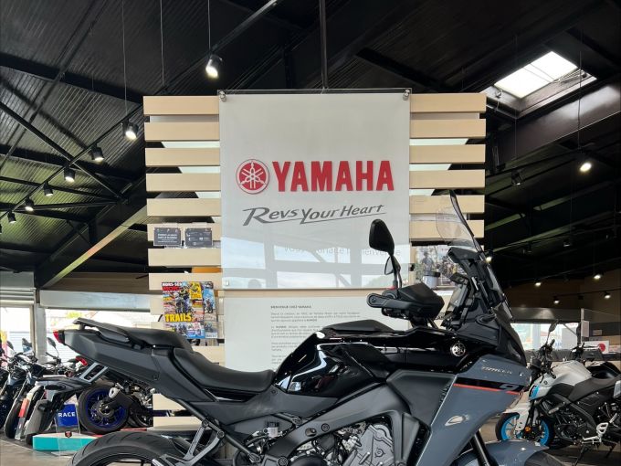 YAMAHA TRACER 9 4