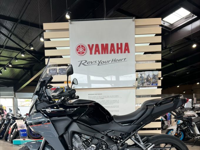 YAMAHA TRACER 9 4