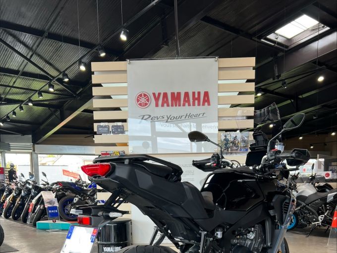 YAMAHA TRACER 9 4