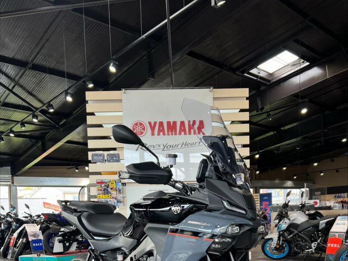 YAMAHA TRACER 9 4