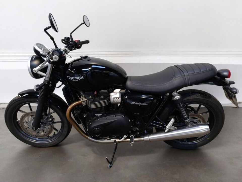 TRIUMPH STREET TWIN  900 4