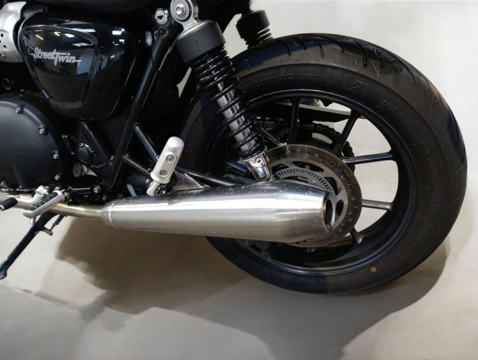 TRIUMPH STREET TWIN  900 4